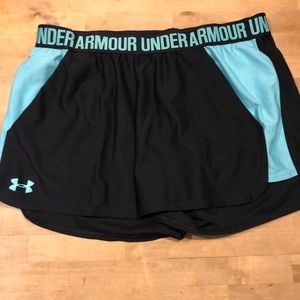 NWOT Under Armour shorts with pockets